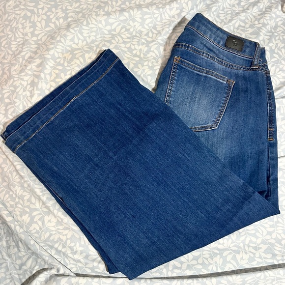 Celebrity Pink Women's Blue Crop Jeans - Picture 5 of 5